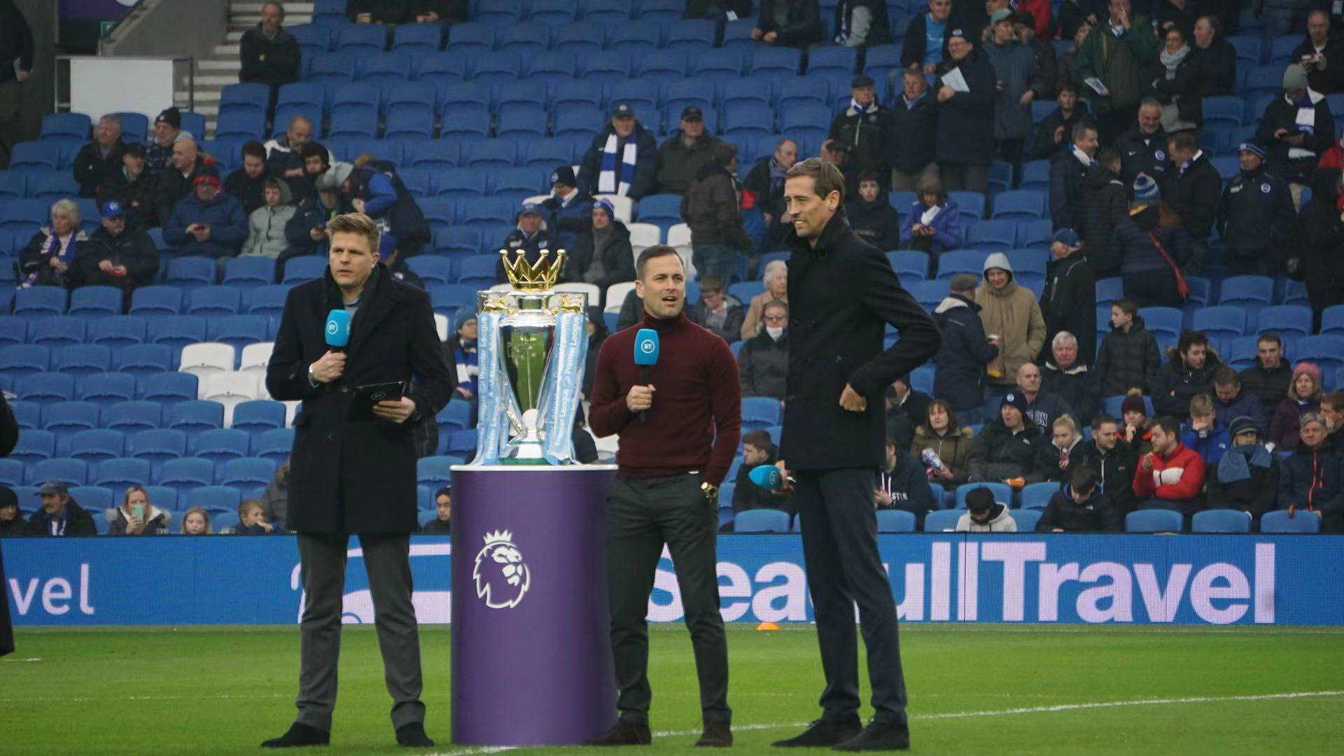 在运动员肩 在运动员肩